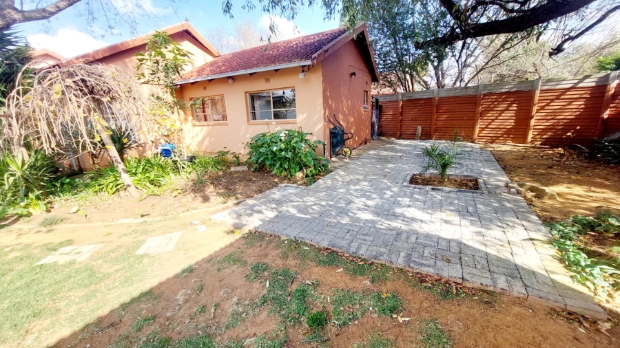3 Bedroom Property for Sale in Helikonpark Gauteng