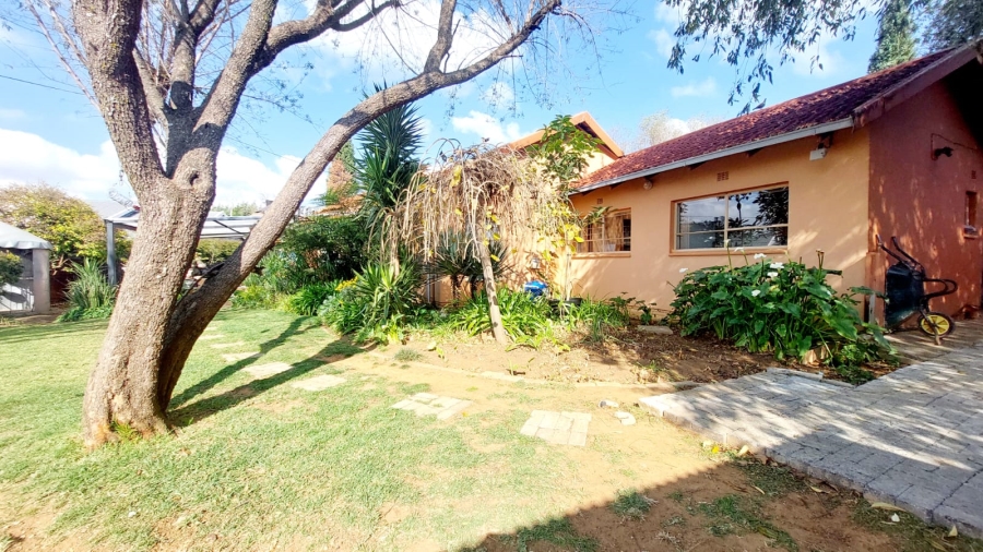 3 Bedroom Property for Sale in Helikonpark Gauteng