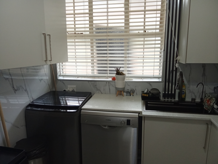 2 Bedroom Property for Sale in Florida Gauteng