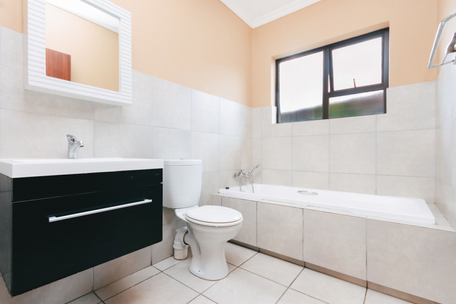 3 Bedroom Property for Sale in Noordwyk Gauteng