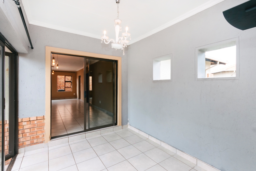 3 Bedroom Property for Sale in Noordwyk Gauteng