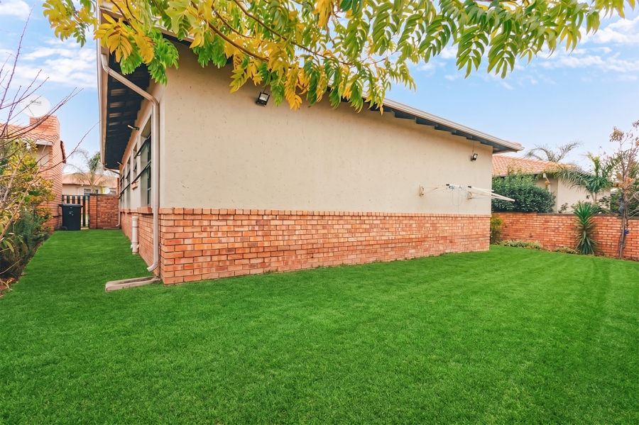3 Bedroom Property for Sale in Noordwyk Gauteng
