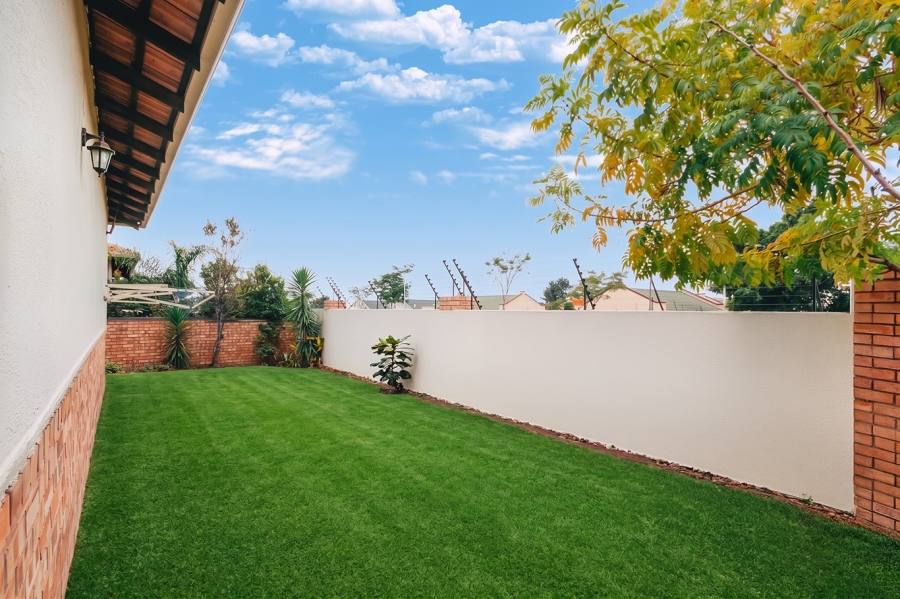 3 Bedroom Property for Sale in Noordwyk Gauteng
