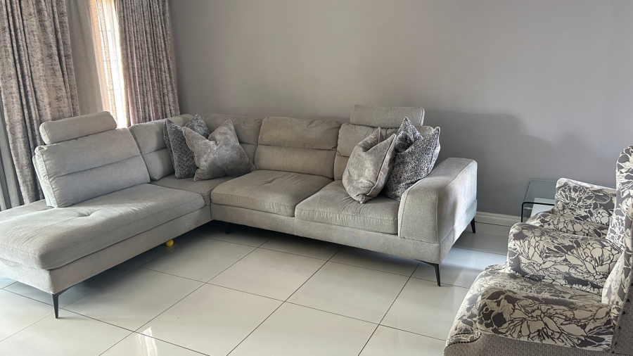 2 Bedroom Property for Sale in Faerie Glen Gauteng