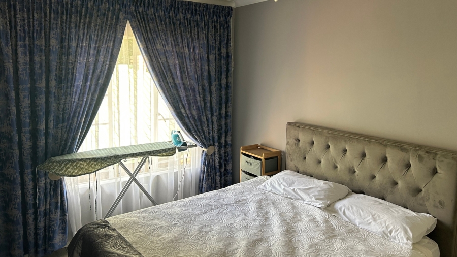 2 Bedroom Property for Sale in Faerie Glen Gauteng