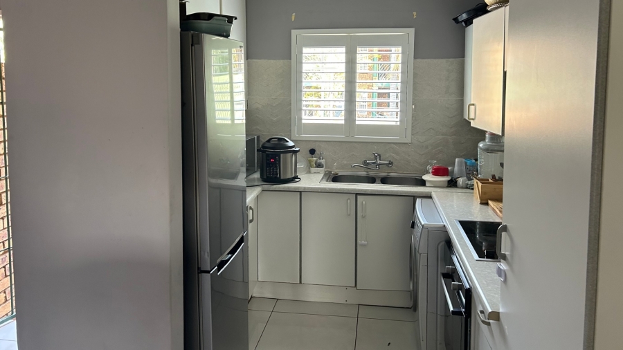 2 Bedroom Property for Sale in Faerie Glen Gauteng