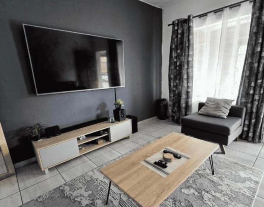 2 Bedroom Property for Sale in Noordwyk Gauteng