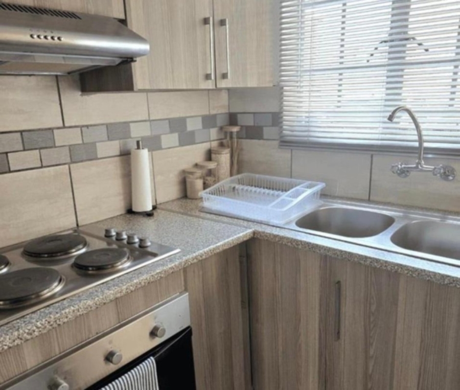 2 Bedroom Property for Sale in Noordwyk Gauteng
