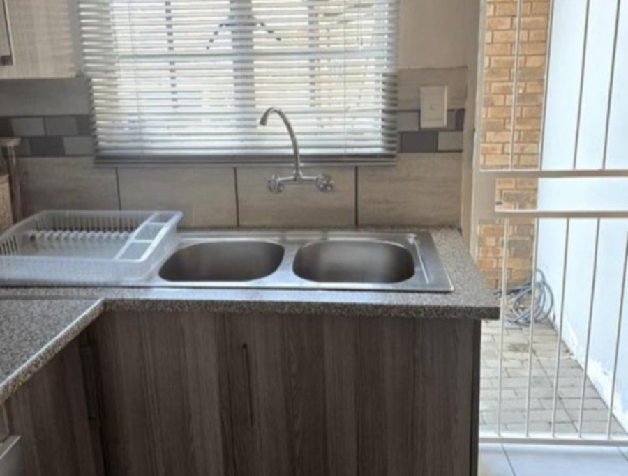 2 Bedroom Property for Sale in Noordwyk Gauteng