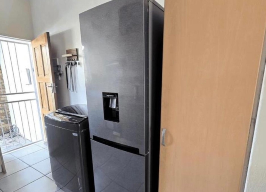 2 Bedroom Property for Sale in Noordwyk Gauteng