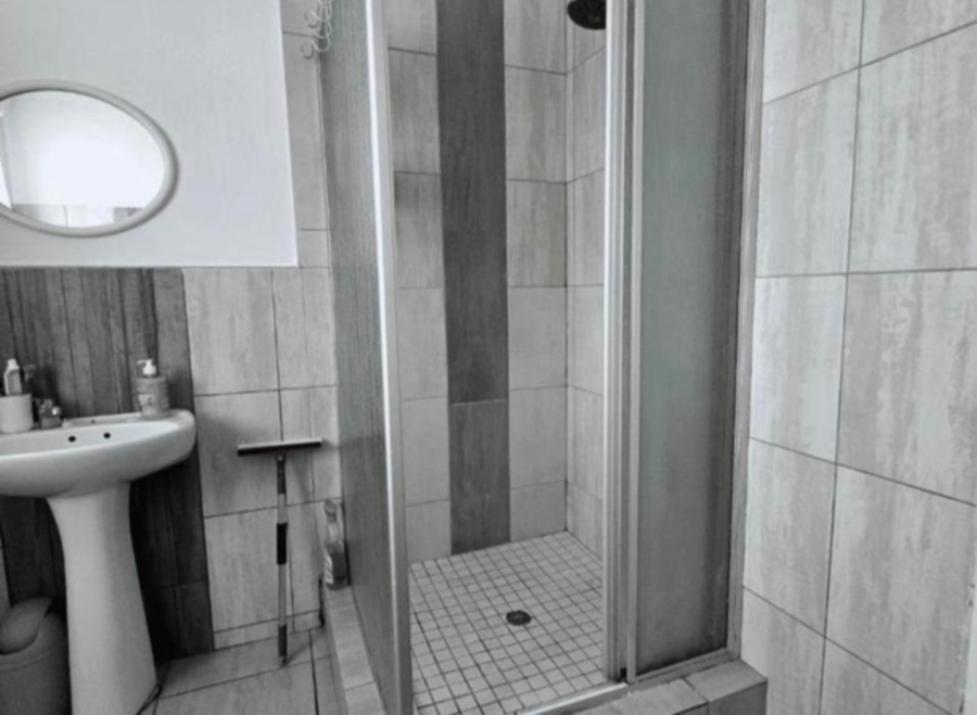 2 Bedroom Property for Sale in Noordwyk Gauteng