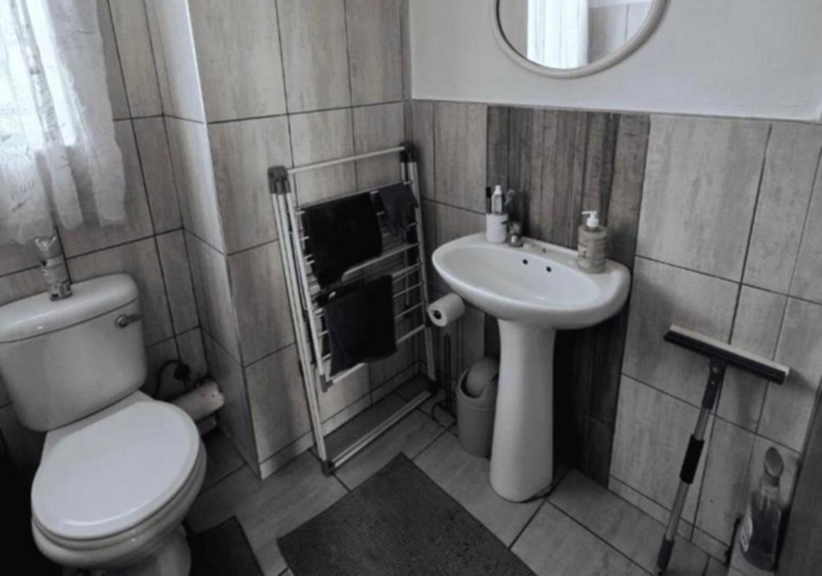 2 Bedroom Property for Sale in Noordwyk Gauteng