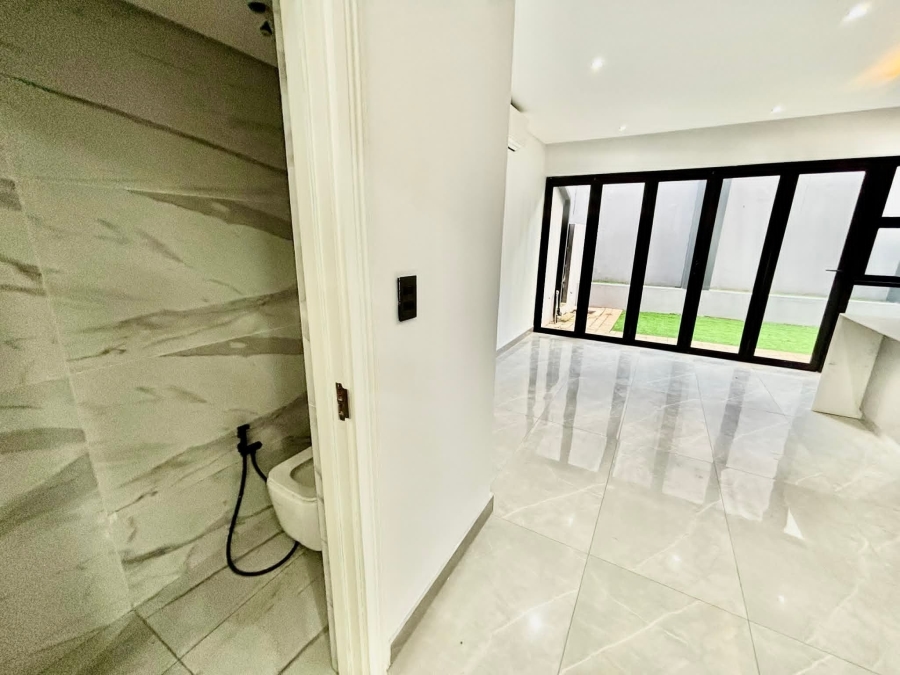 To Let 3 Bedroom Property for Rent in Illovo Gauteng