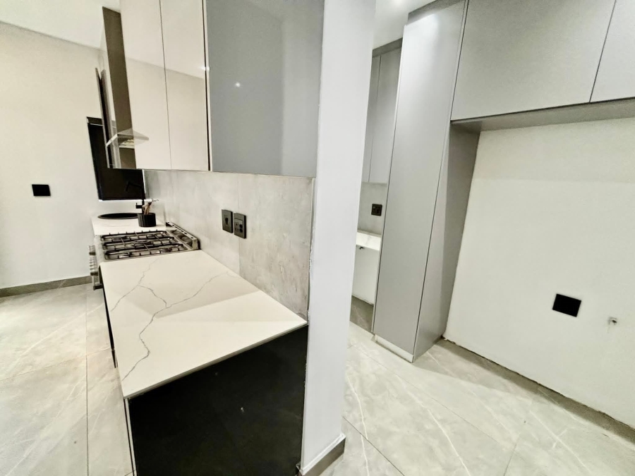 To Let 3 Bedroom Property for Rent in Illovo Gauteng
