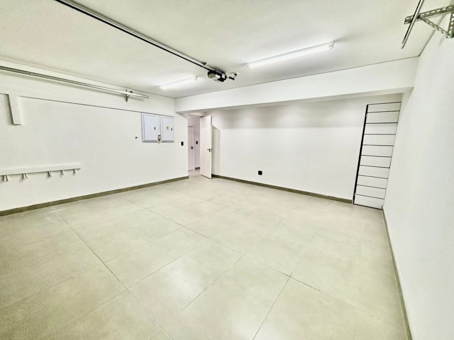 To Let 3 Bedroom Property for Rent in Illovo Gauteng