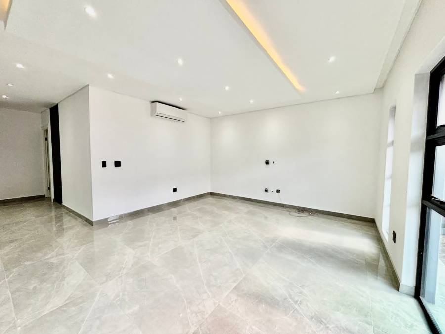 To Let 3 Bedroom Property for Rent in Illovo Gauteng