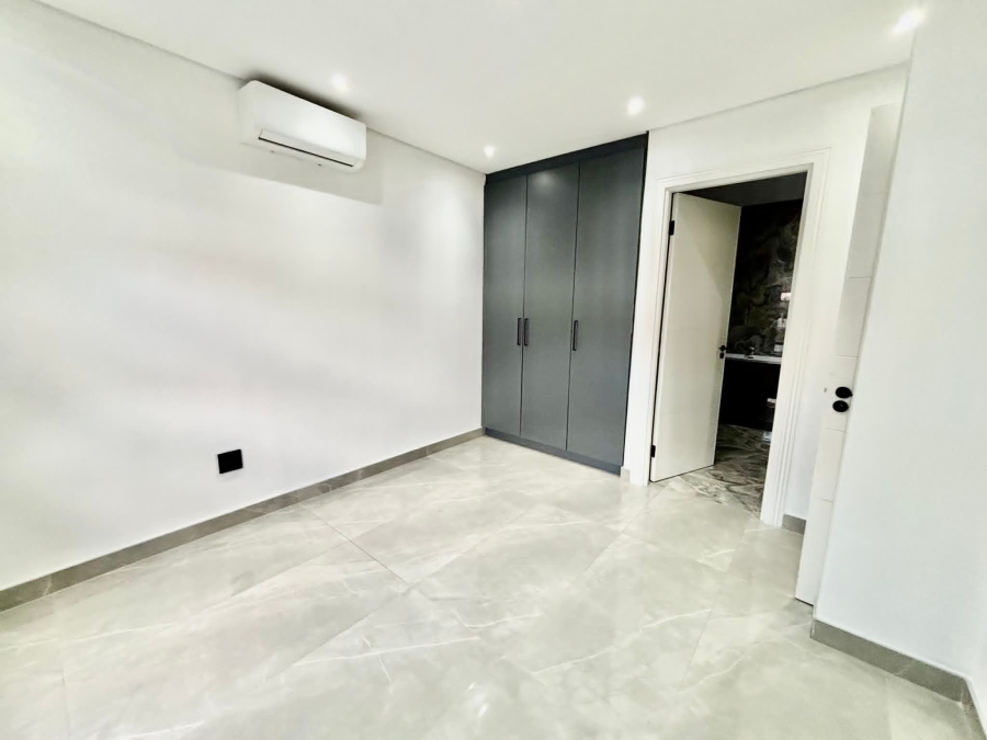 To Let 3 Bedroom Property for Rent in Illovo Gauteng