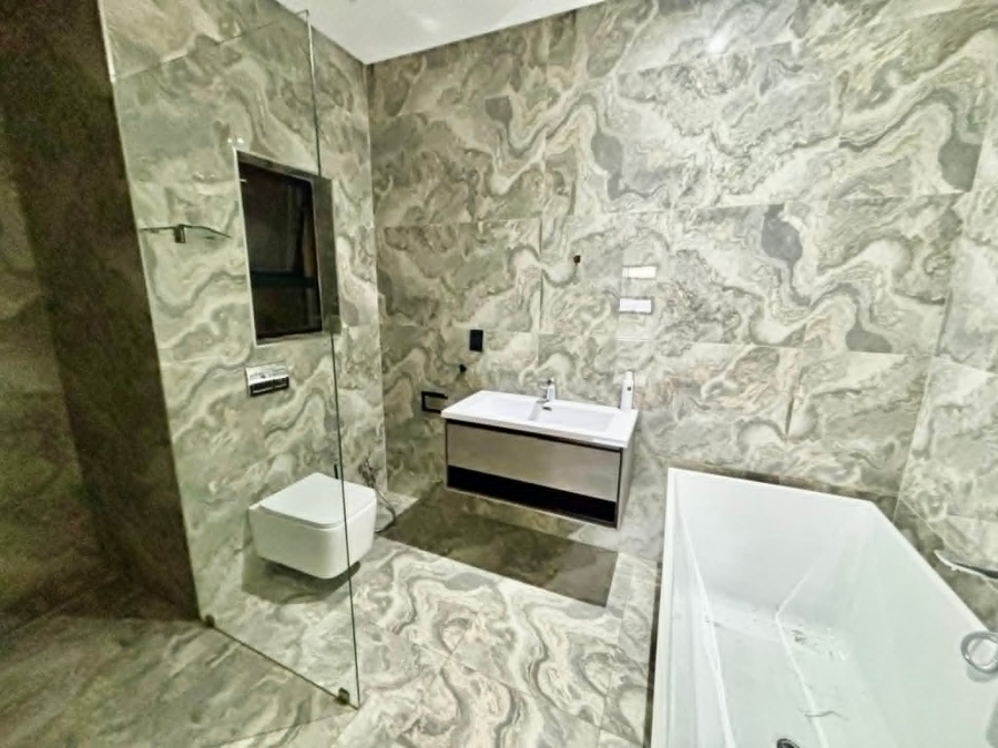 To Let 3 Bedroom Property for Rent in Illovo Gauteng