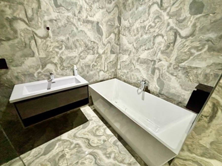 To Let 3 Bedroom Property for Rent in Illovo Gauteng