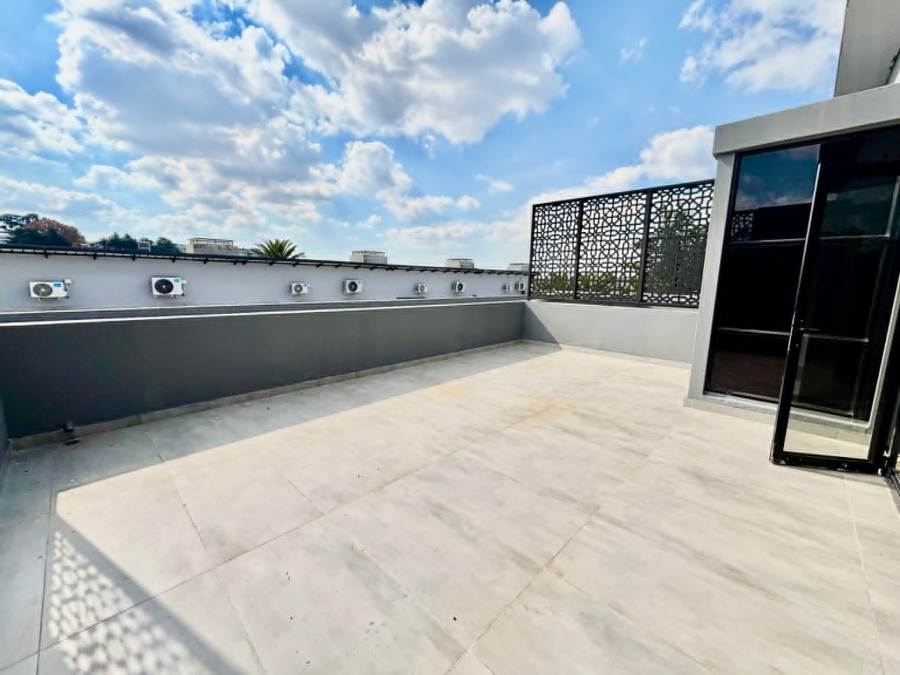 To Let 3 Bedroom Property for Rent in Illovo Gauteng