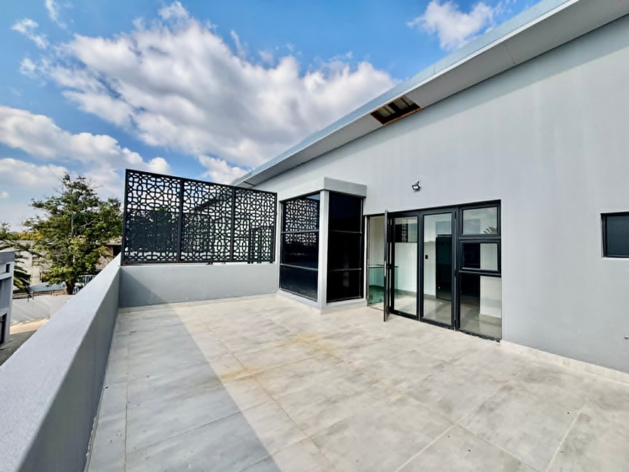 To Let 3 Bedroom Property for Rent in Illovo Gauteng