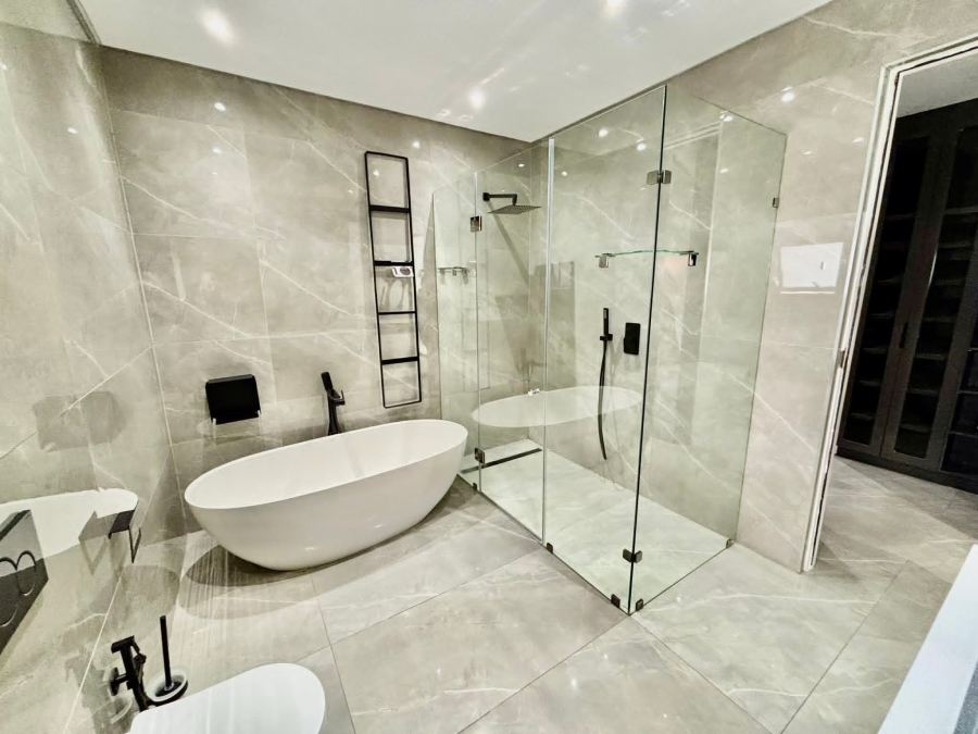 To Let 3 Bedroom Property for Rent in Illovo Gauteng
