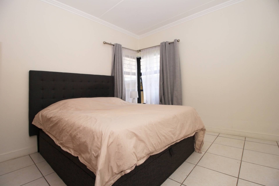 To Let 2 Bedroom Property for Rent in Morningside Gauteng