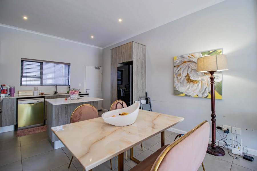 2 Bedroom Property for Sale in Morningside Gauteng