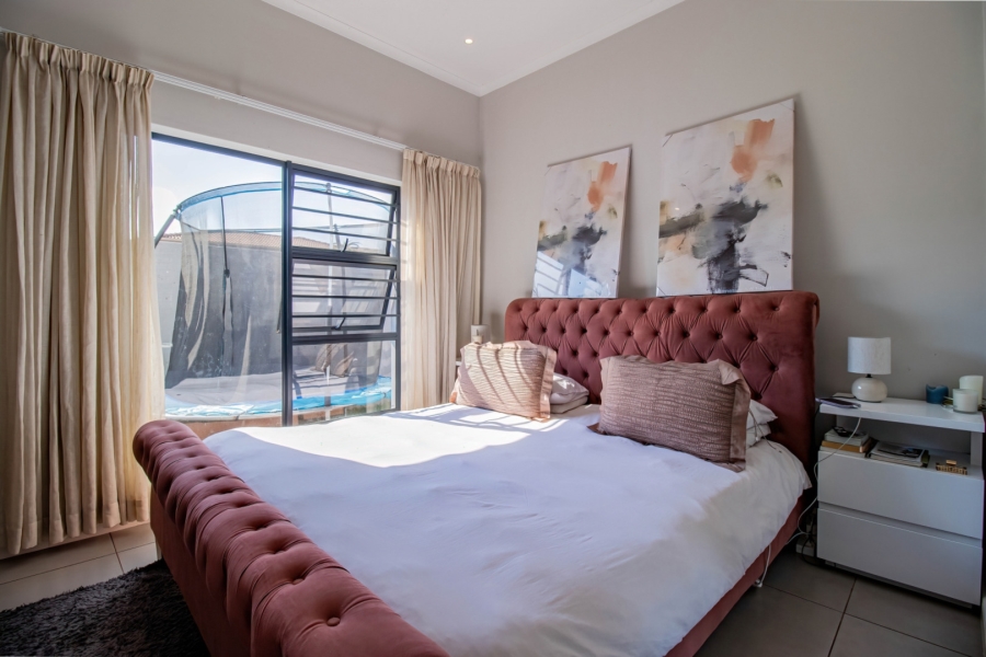 2 Bedroom Property for Sale in Morningside Gauteng