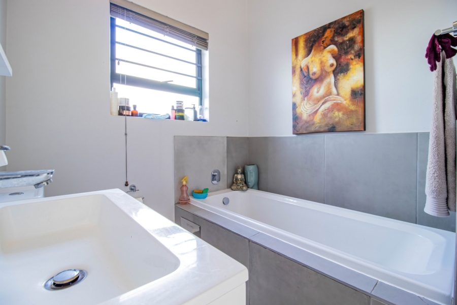 2 Bedroom Property for Sale in Morningside Gauteng