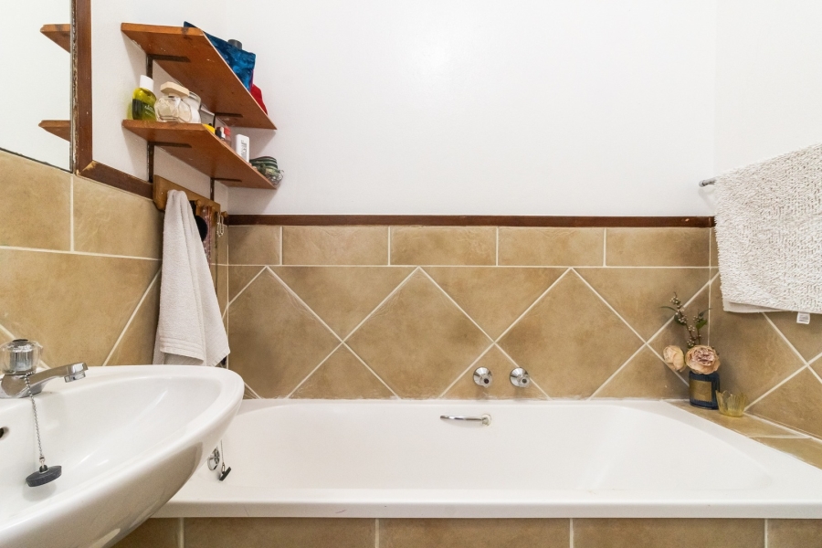 To Let 2 Bedroom Property for Rent in Lonehill Gauteng
