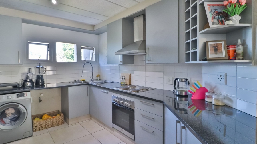 To Let 2 Bedroom Property for Rent in Sandown Gauteng