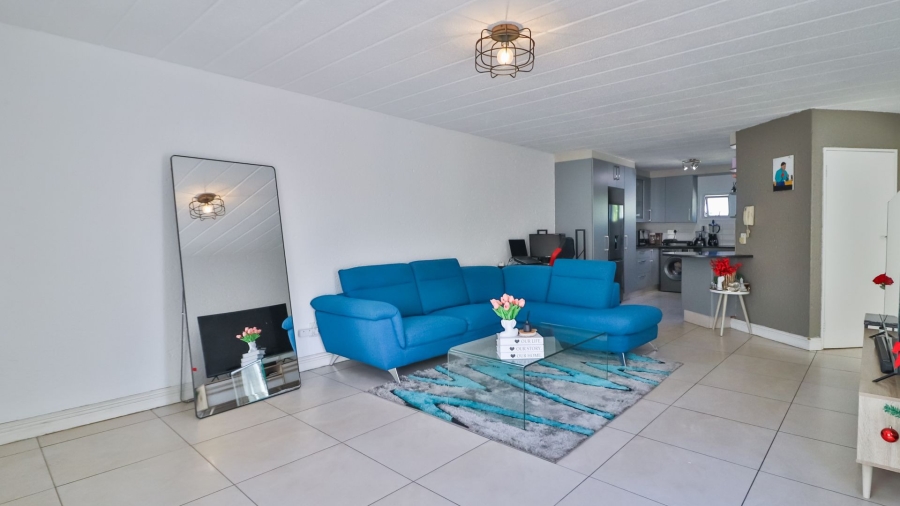 To Let 2 Bedroom Property for Rent in Sandown Gauteng