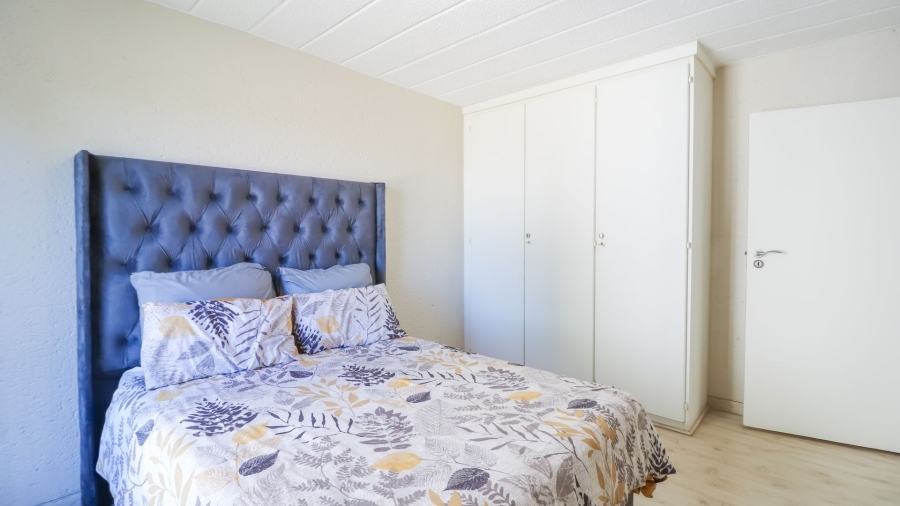 To Let 2 Bedroom Property for Rent in Sandown Gauteng