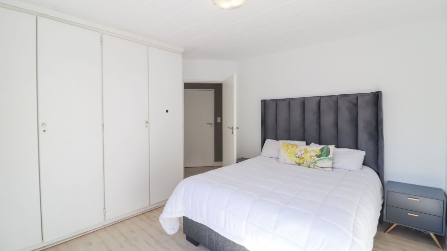 To Let 2 Bedroom Property for Rent in Sandown Gauteng
