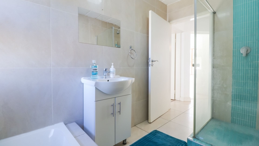To Let 2 Bedroom Property for Rent in Sandown Gauteng