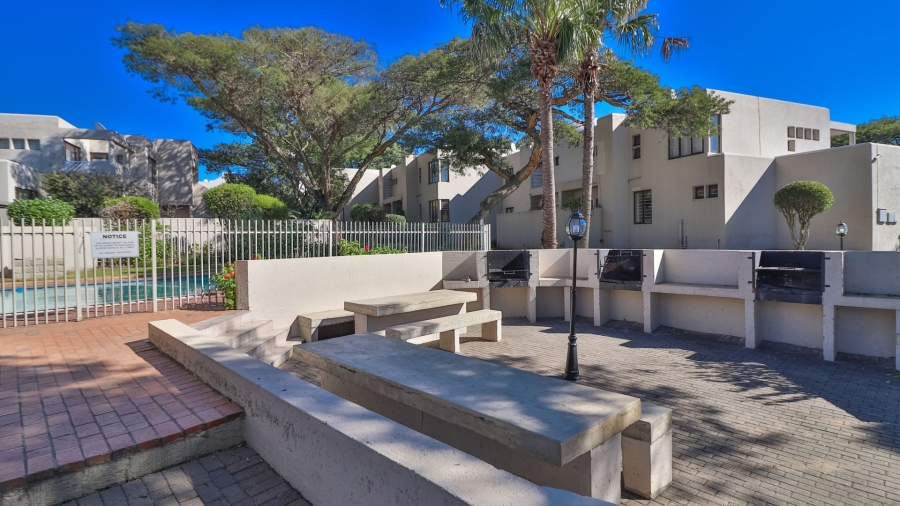 To Let 2 Bedroom Property for Rent in Sandown Gauteng