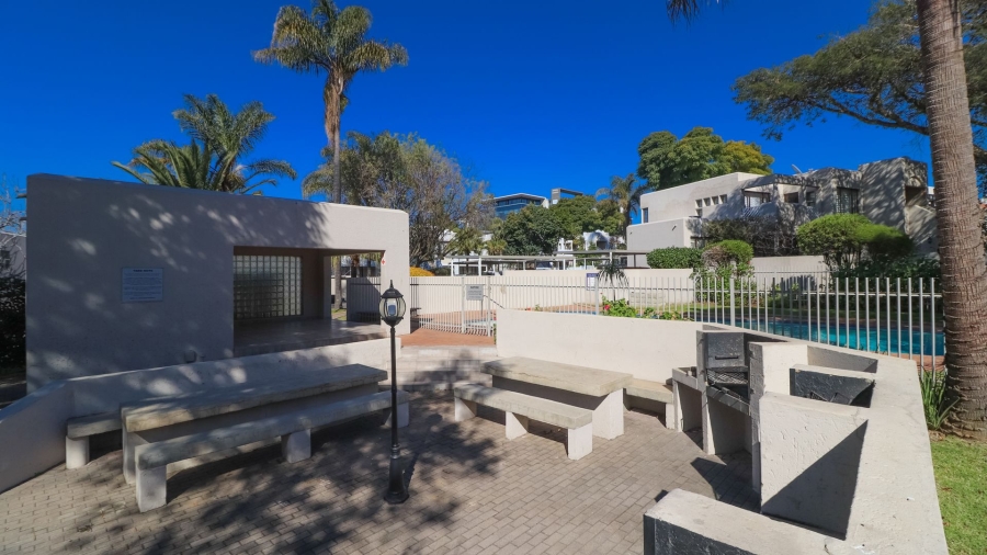 To Let 2 Bedroom Property for Rent in Sandown Gauteng