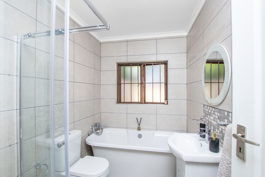 3 Bedroom Property for Sale in Lonehill Gauteng