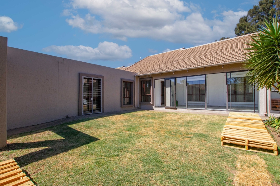 3 Bedroom Property for Sale in Lonehill Gauteng