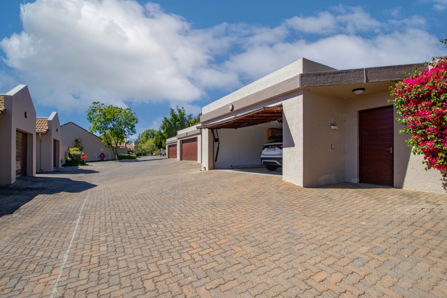 3 Bedroom Property for Sale in Lonehill Gauteng