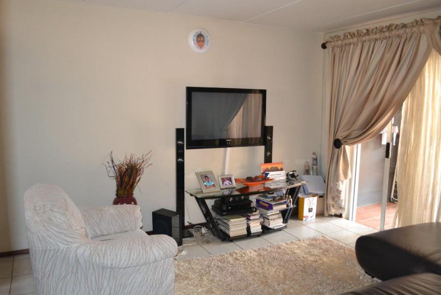 To Let 2 Bedroom Property for Rent in North Riding Gauteng