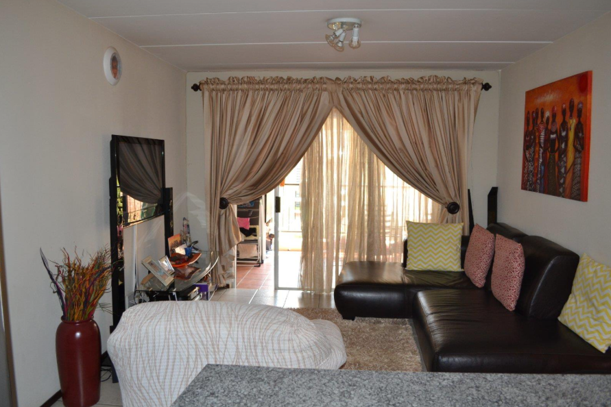 To Let 2 Bedroom Property for Rent in North Riding Gauteng
