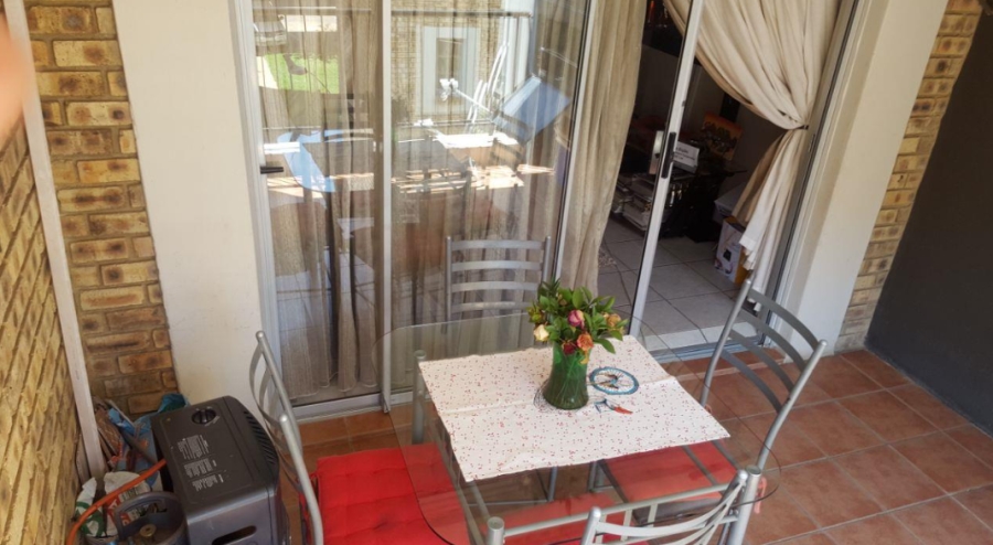 To Let 2 Bedroom Property for Rent in North Riding Gauteng