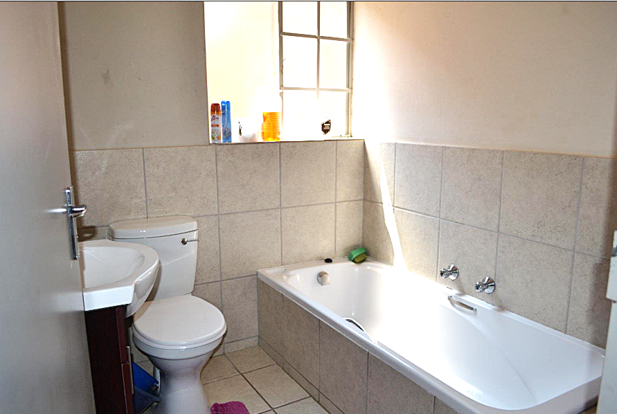 To Let 2 Bedroom Property for Rent in North Riding Gauteng