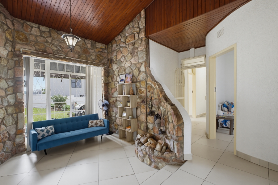 4 Bedroom Property for Sale in Senderwood Gauteng