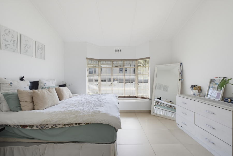 4 Bedroom Property for Sale in Senderwood Gauteng