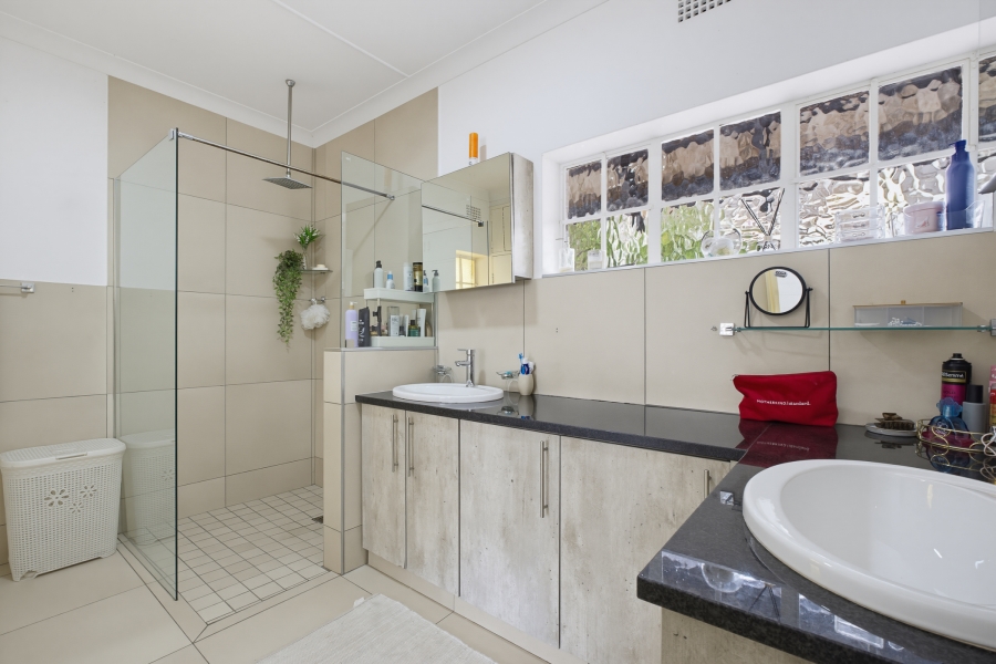 4 Bedroom Property for Sale in Senderwood Gauteng