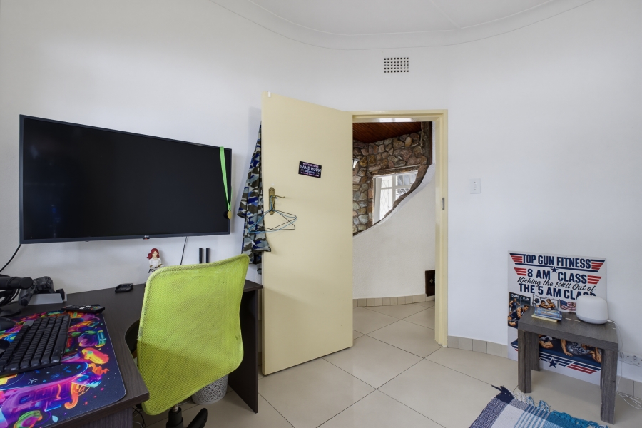 4 Bedroom Property for Sale in Senderwood Gauteng