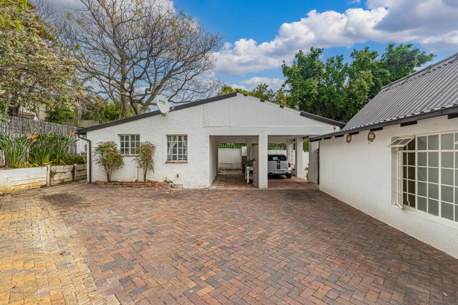4 Bedroom Property for Sale in Senderwood Gauteng